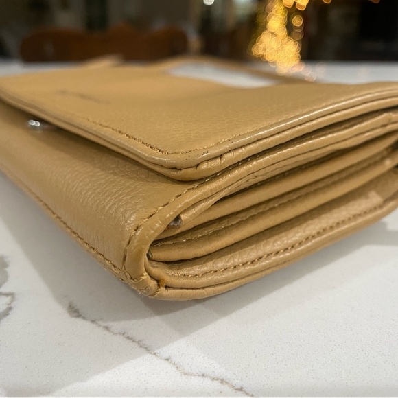 NWOT Tignanello Slim Cellphone Crossbody Leather; color: Honey Tan - Picture 9 of 13